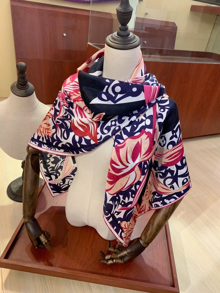 Louis Vuitton Scarf LVS00152